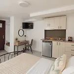 Anemomilos Aparthotel