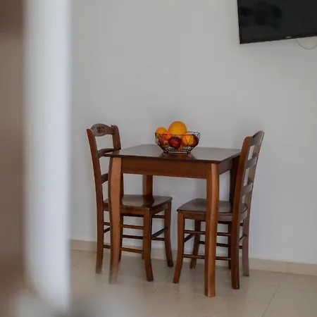 Apart-hotel Anemomilos 2*