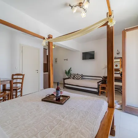 Apart-hotel Anemomilos 2*