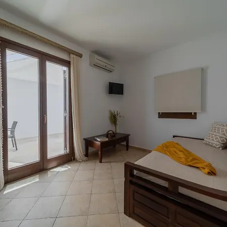 Aparthotel Anemomilos