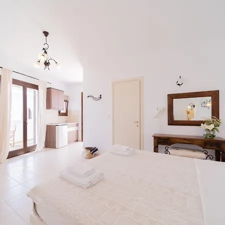 Aparthotel Anemomilos 2*