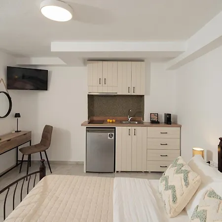 Aparthotel Anemomilos